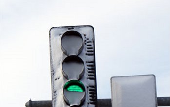 semaforo Un semaforo fatto di Led. L'importante è tenerlo sgombro dalla neve