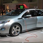 General Motors lancia l'auto elettrica da 98 chilometri con un litro